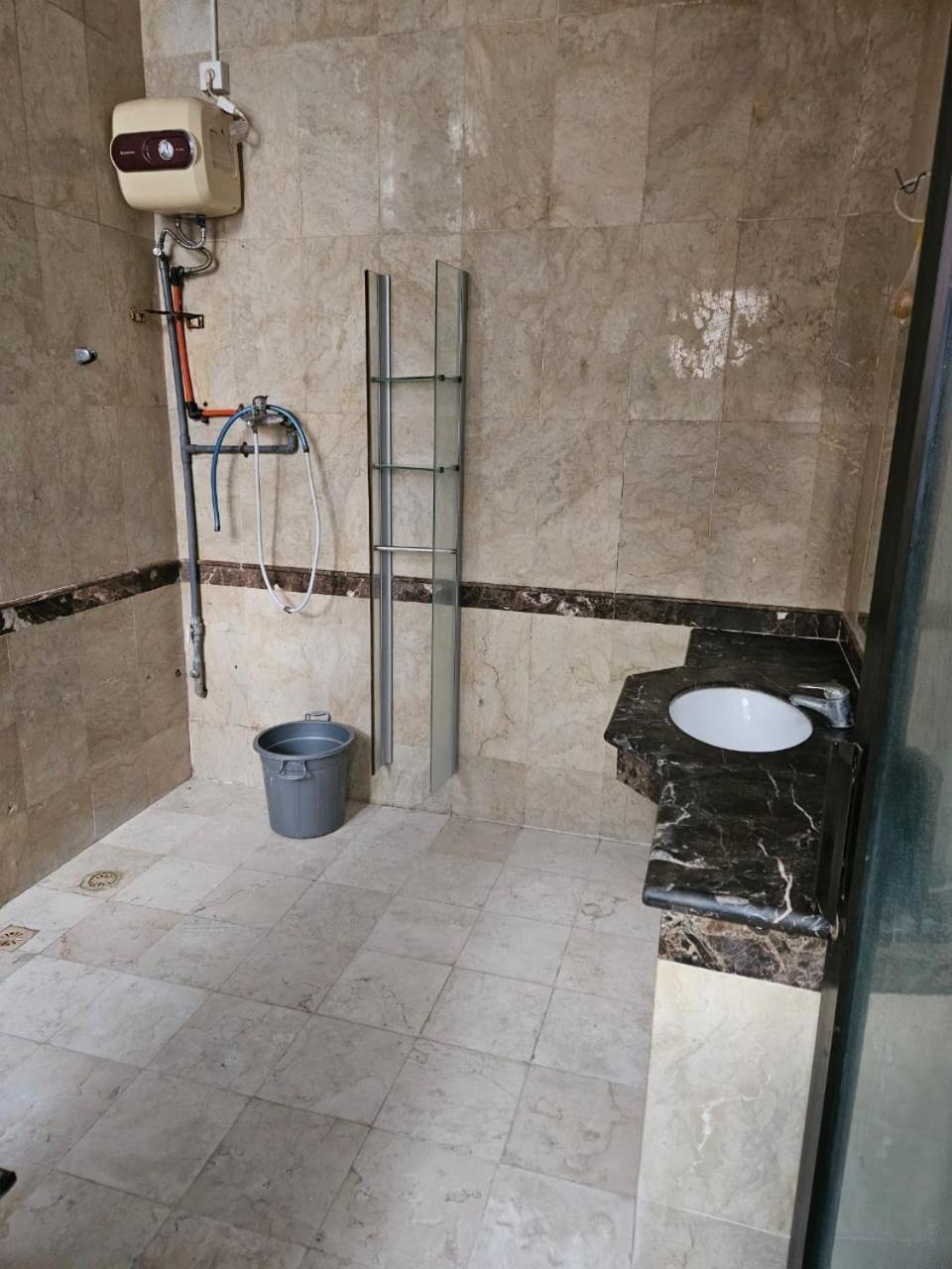 Grand Valora Anggrek Family Wisma tamu Semarang